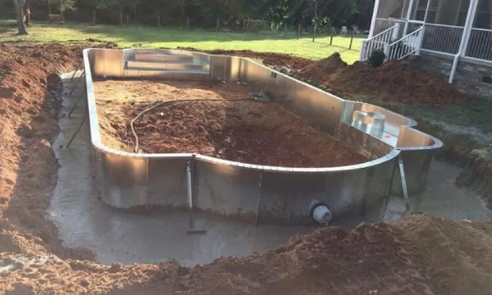 vinyl pool build under construction